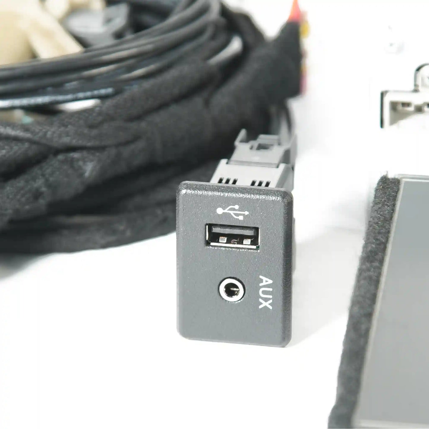 NISSAN GTR R35 KIT DE UNIDADE AV OEM COM ECRÃ E CABLAGEM